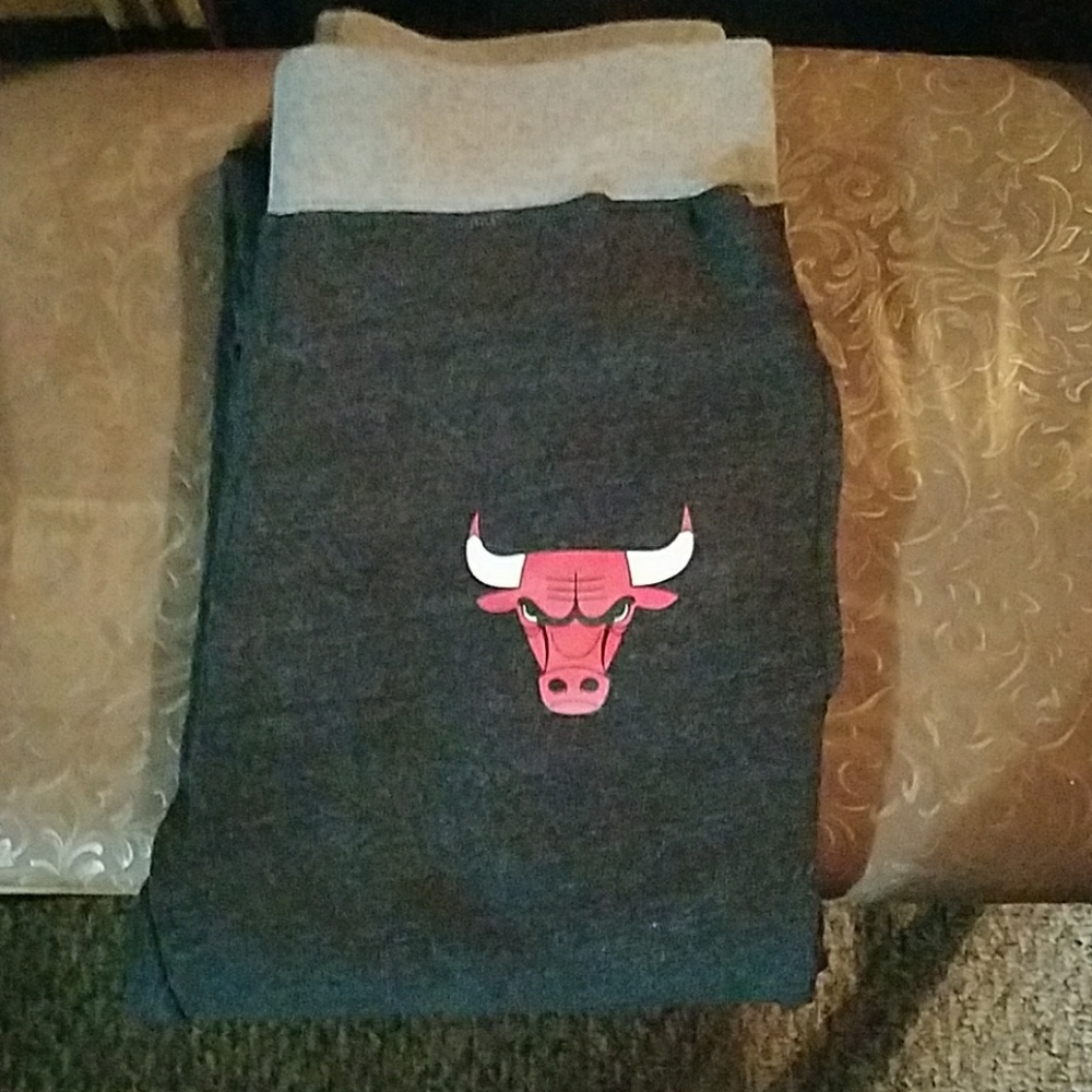 Chicago bull sweatpants.
